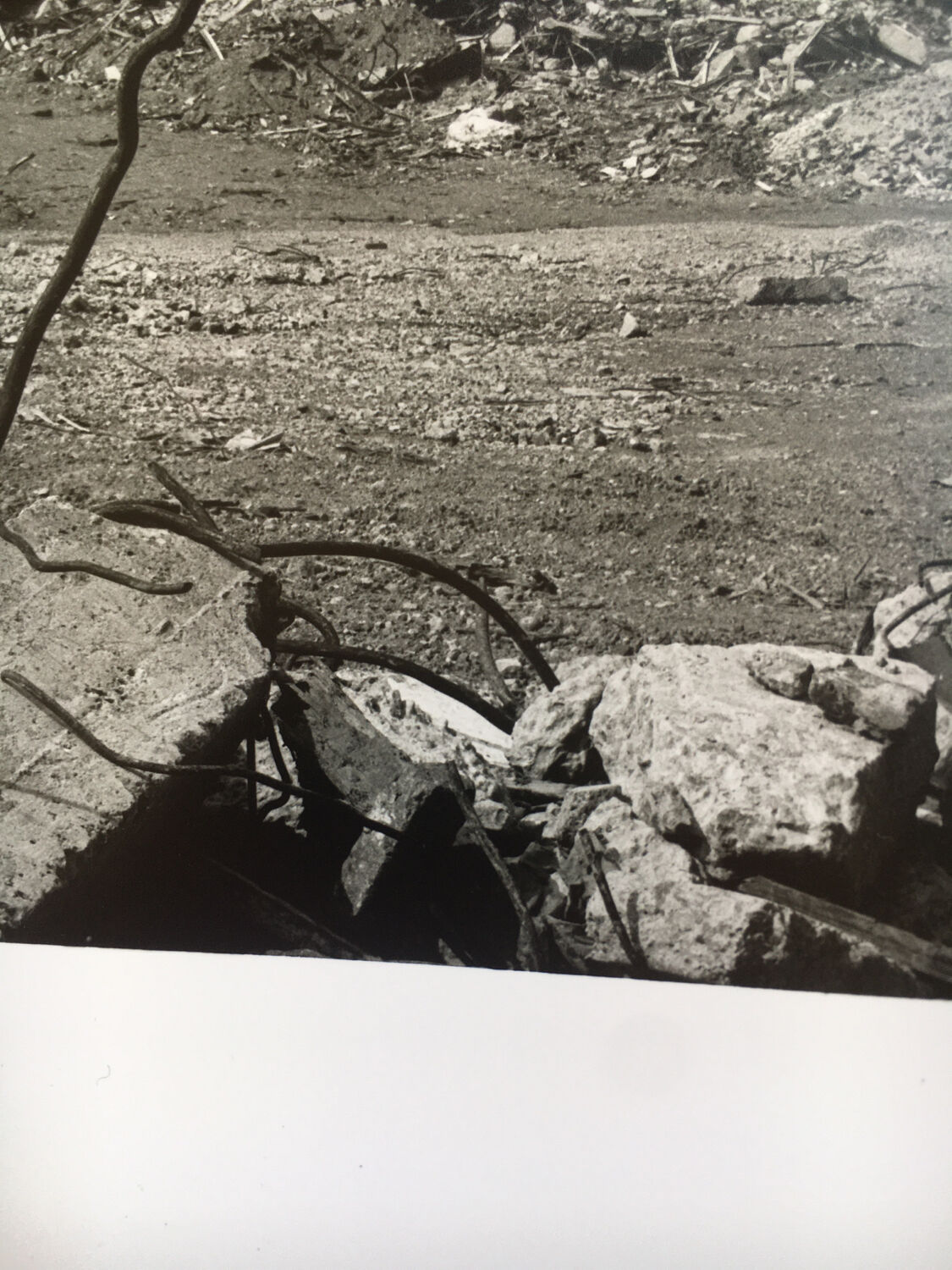 Photo architecture brutalisme années 80