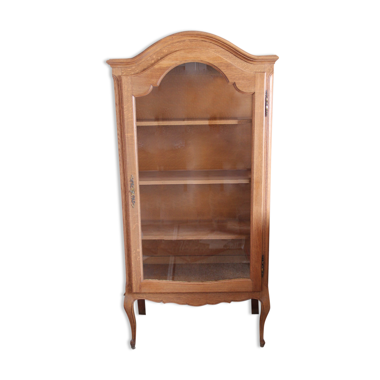 Oak showcase