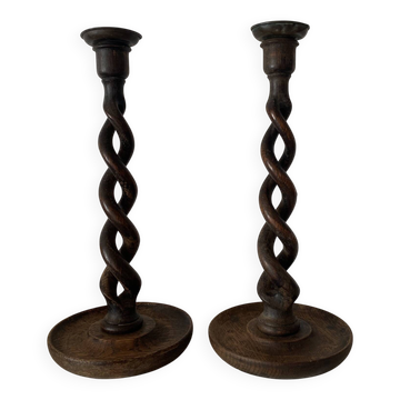 Paire de bougeoirs anciens en bois tourné torsadé 31 cm