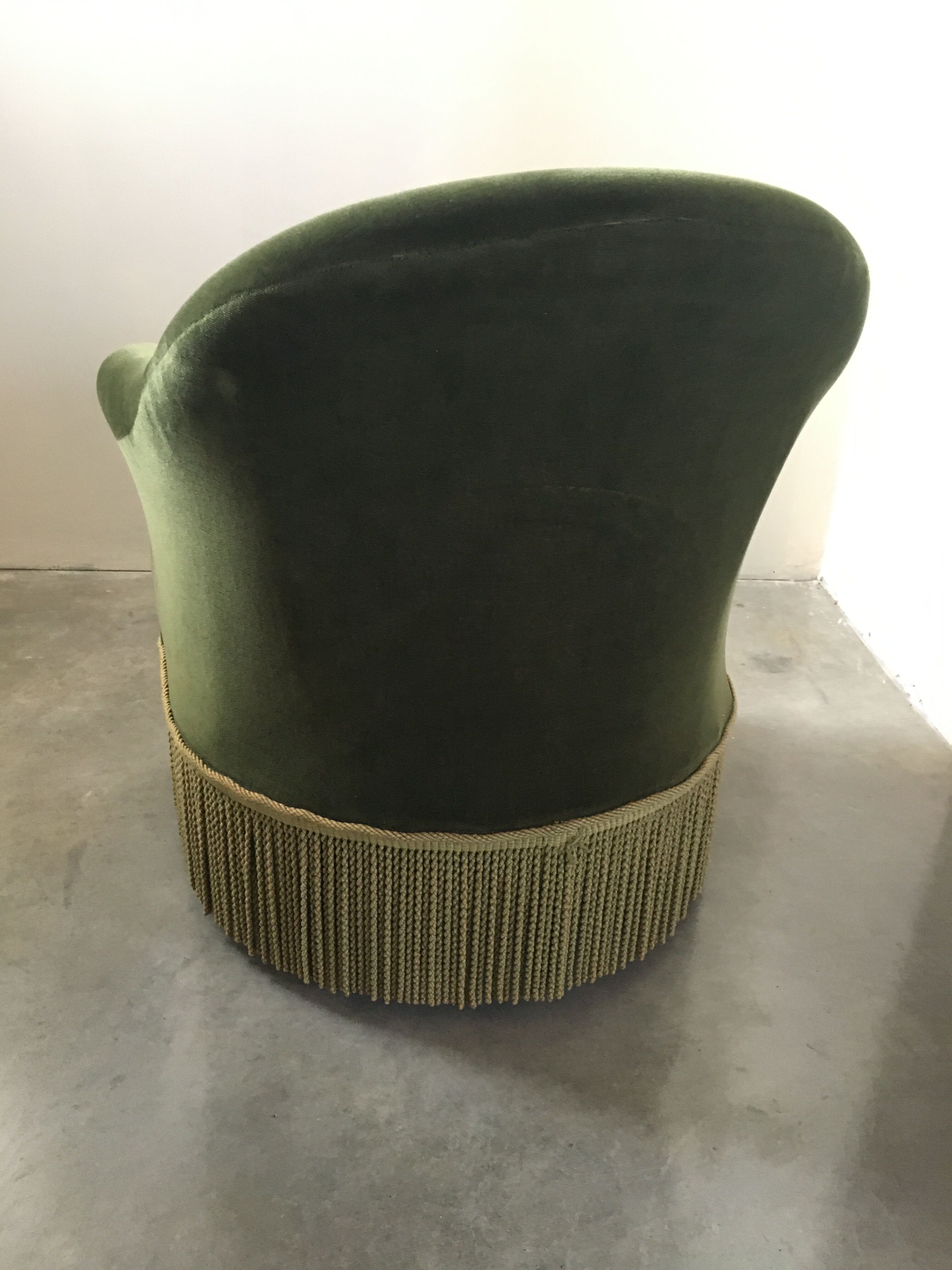 Green velvet toad chair