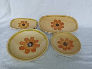 Soleil Gien set – large dishes and vintage serving dish