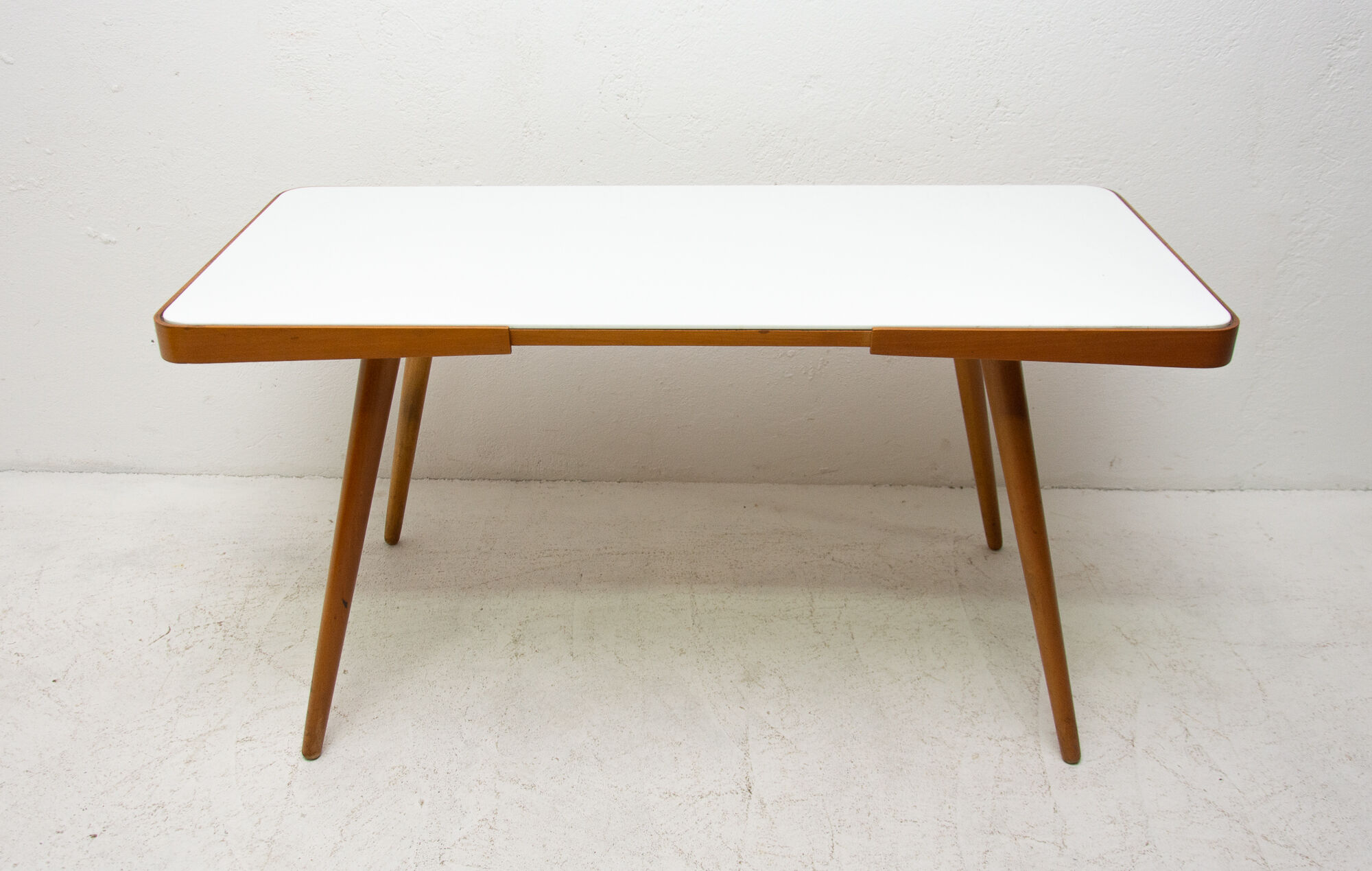 Table basse en verre du milieu du siècle, 1960 ́s, Tchécoslovaquie