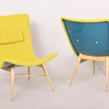 Fauteuils jaunes et bleus du milieu du siècle fabriqués dans les années 1950 en Tchéquie. Entièrement restauré.