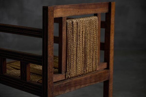 Fauteuil Art Déco en bois et assise en paille, France, années 1920