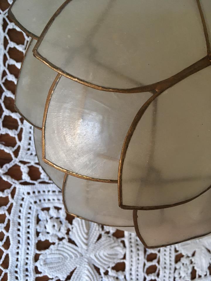 Suspension mother-of-Pearl capiz and brass to plant form