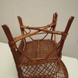 Ancien fauteuil en osier pour enfant