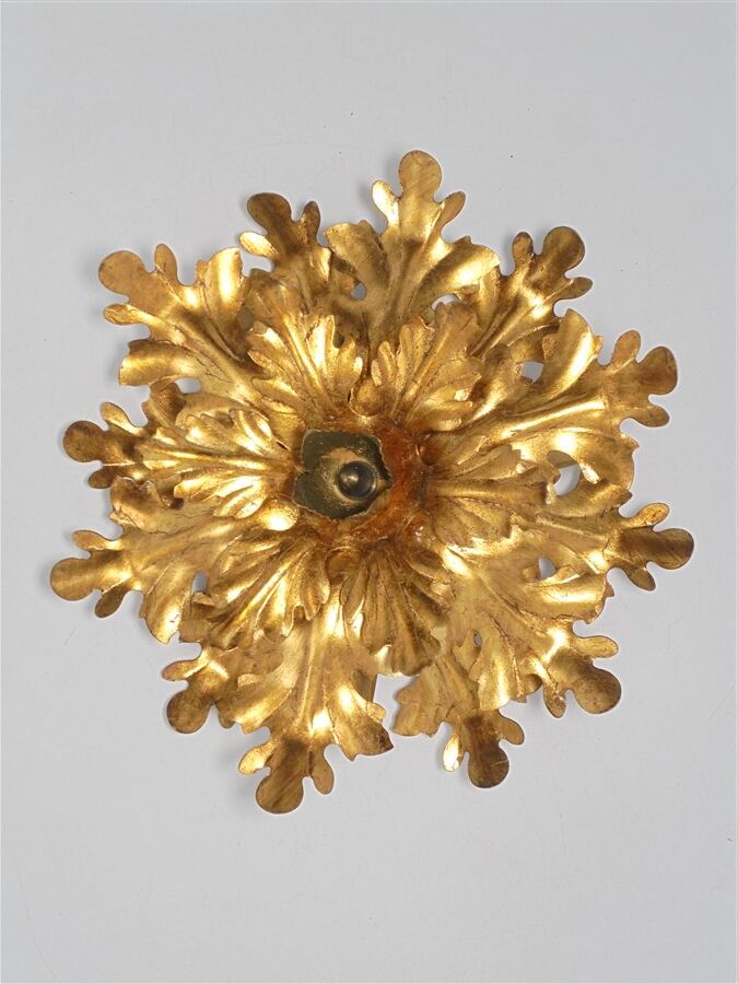 Golden leaf wall lamp