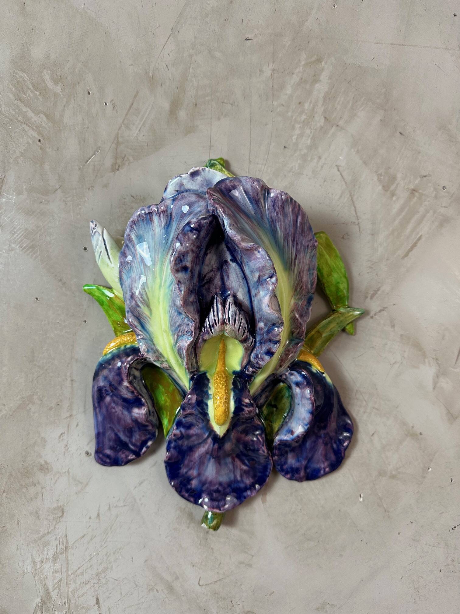 Flower girl in barbotine