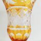 Vase verre doublé jaune fleurs incisées