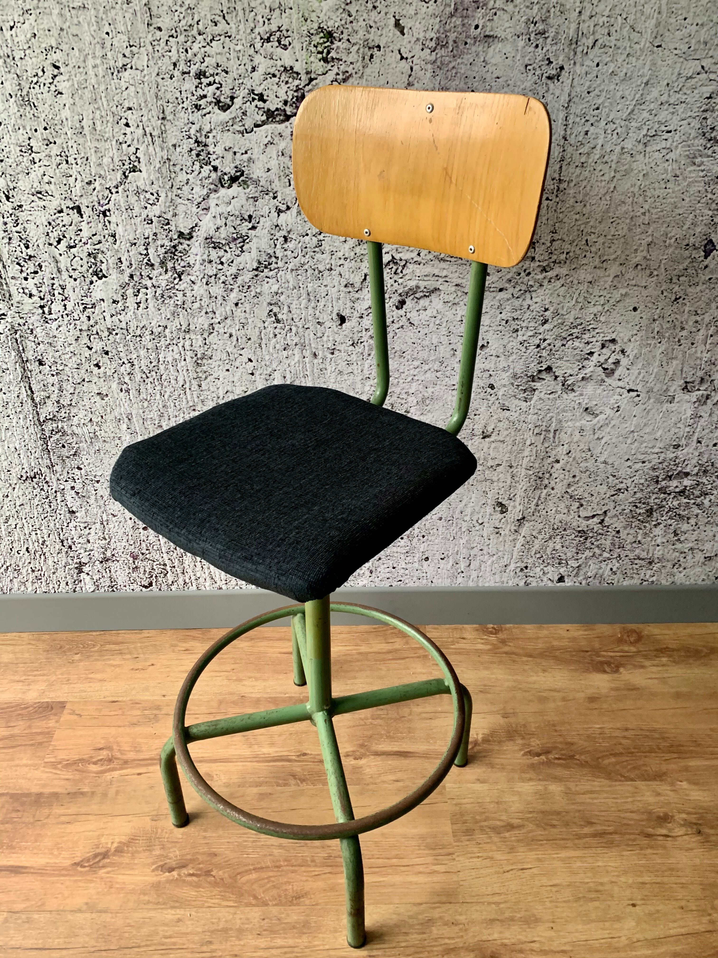 Industrial high chair