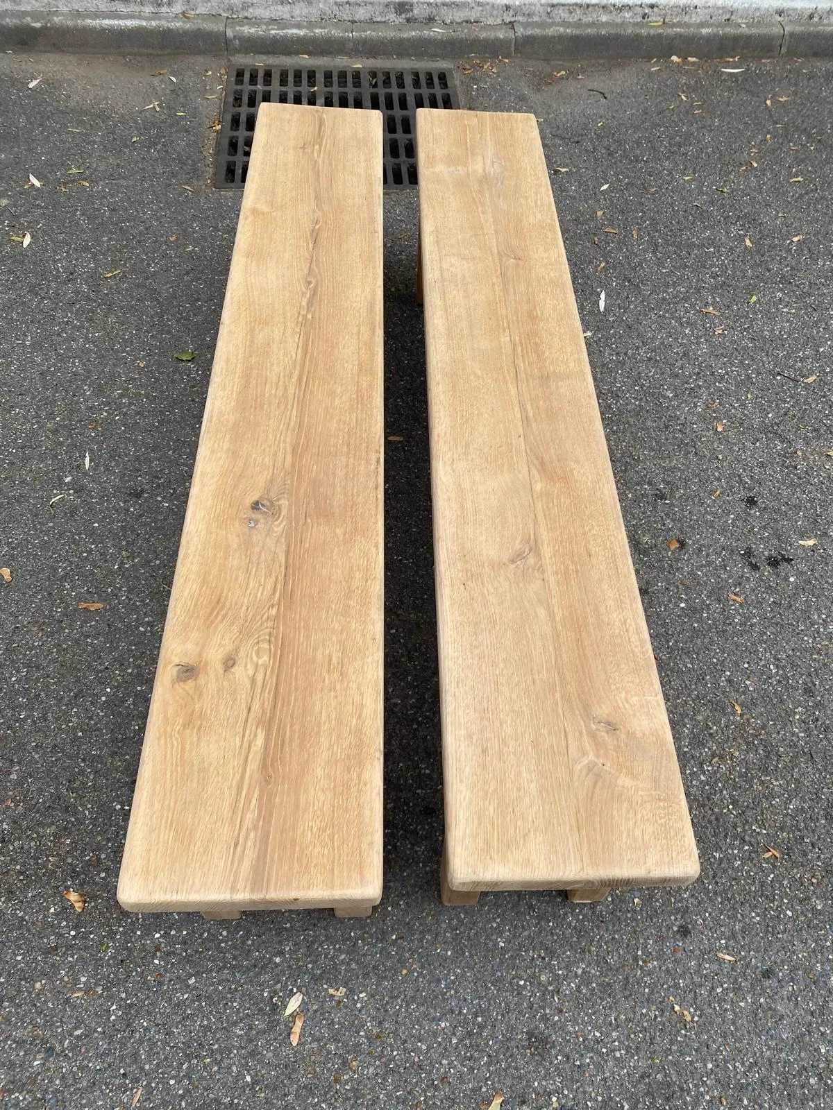 2 stripped farmhouse benches in solid oak, 1970, 175cm.