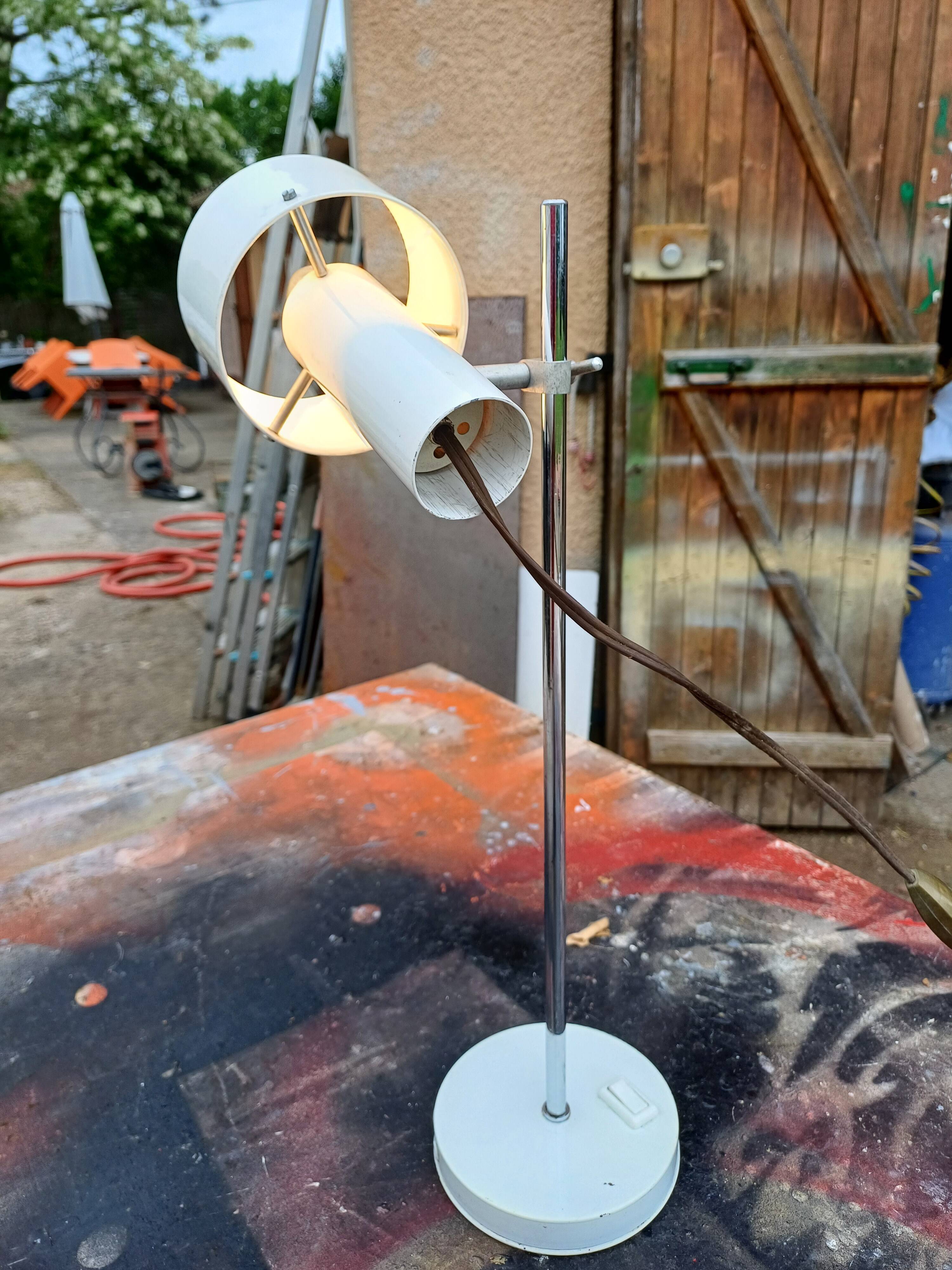 60s White Metal Lamp
