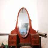 Oval mirror dressing table