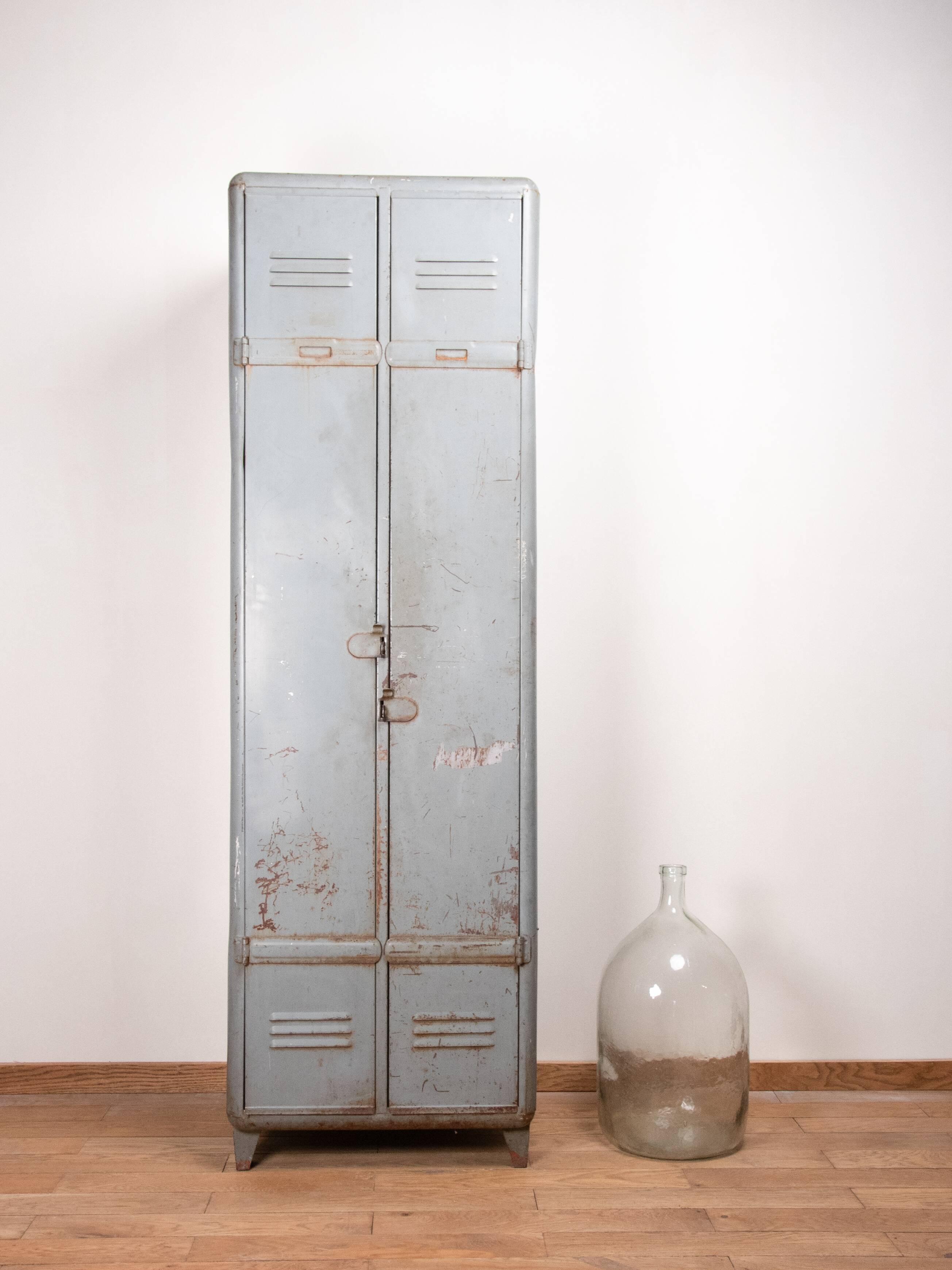 Industrial locker room