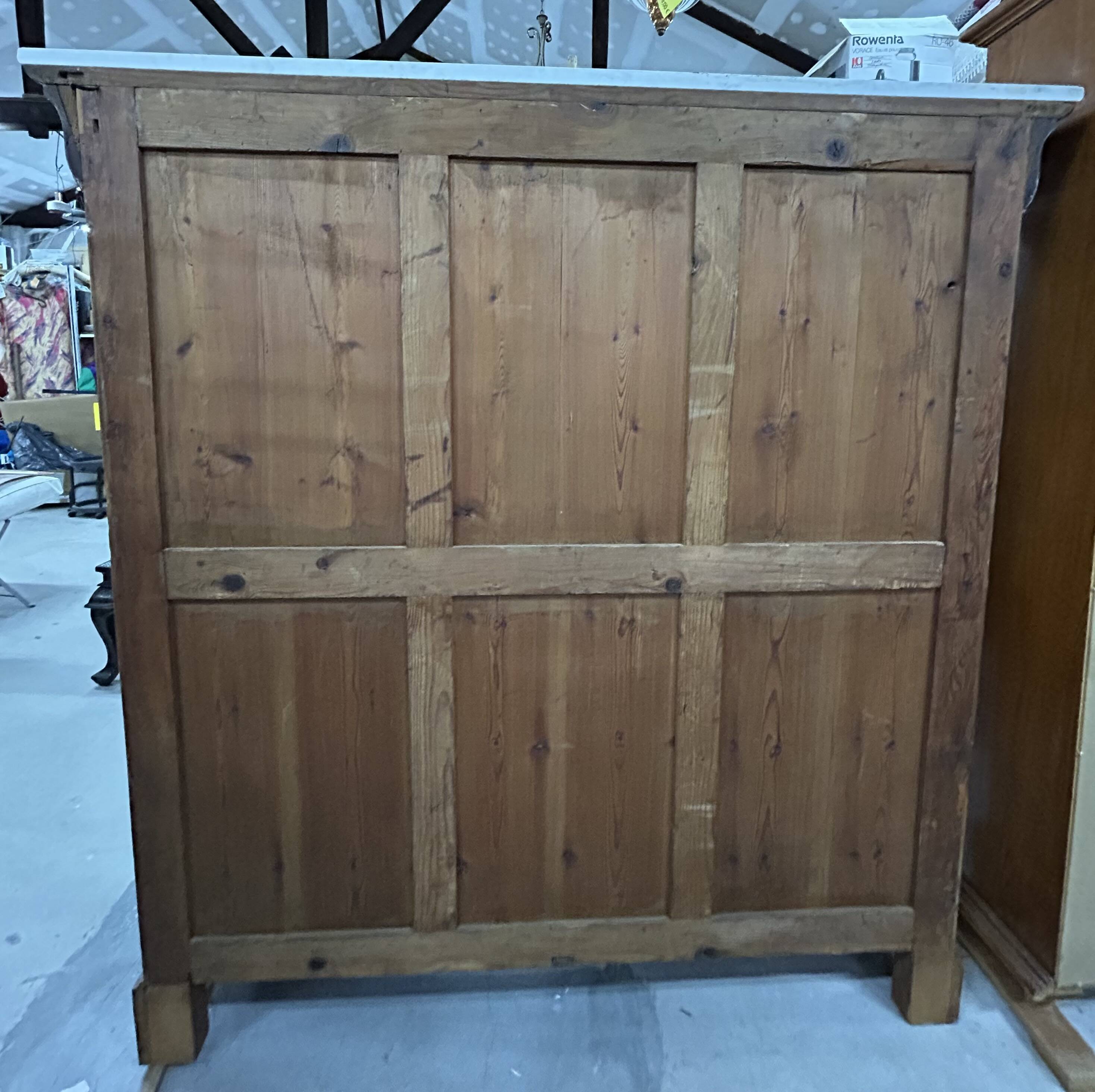 Vitrine Louis Philipe