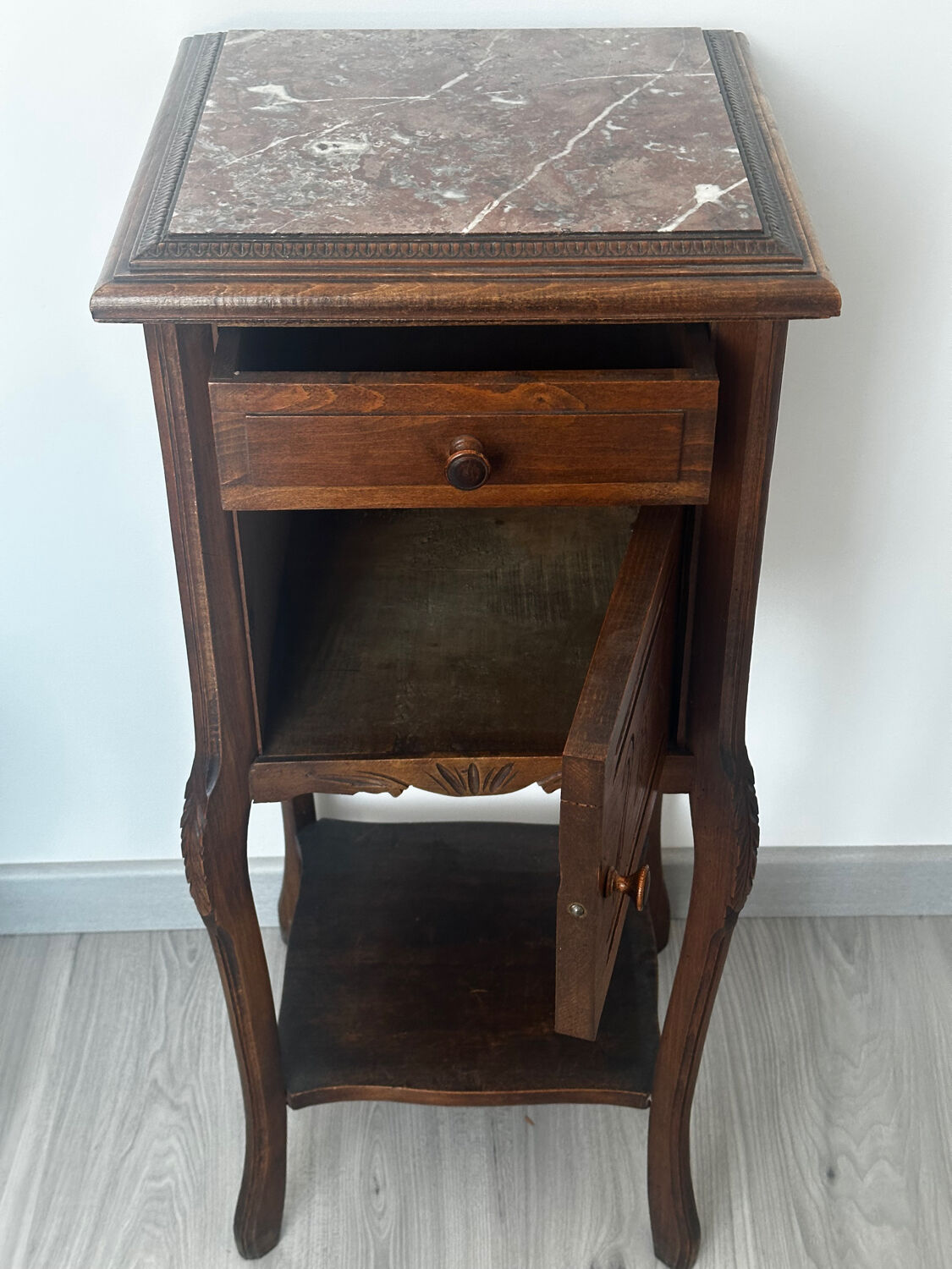 Nightstand / side table in wood and marble, late 19th century.