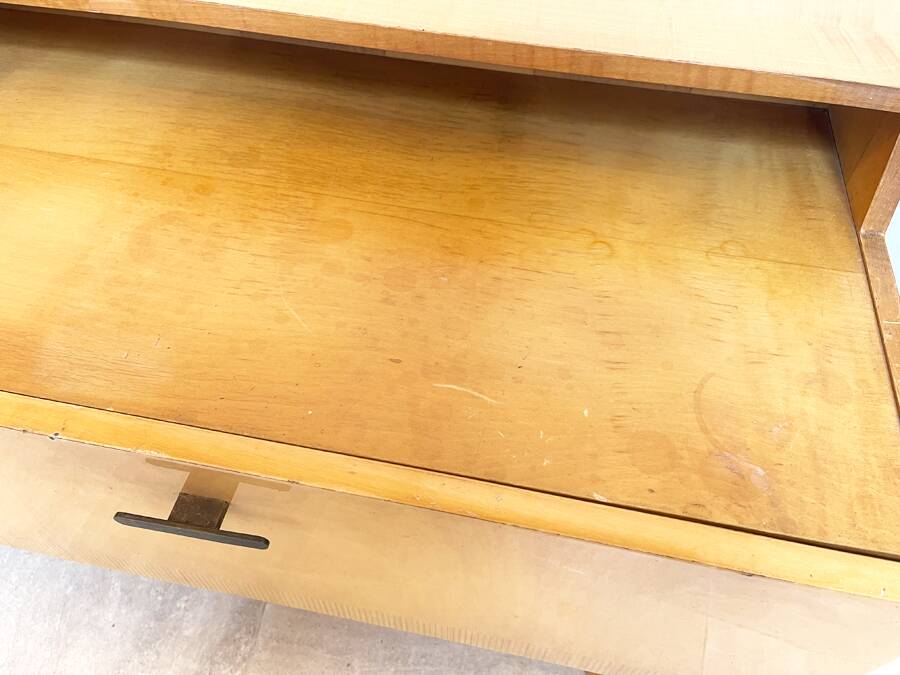 Coiffeuse basse vintage en bois blond – meuble moderniste années 50/60