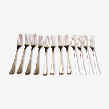 Service of 12 table forks in silver metal Christofle chevron model