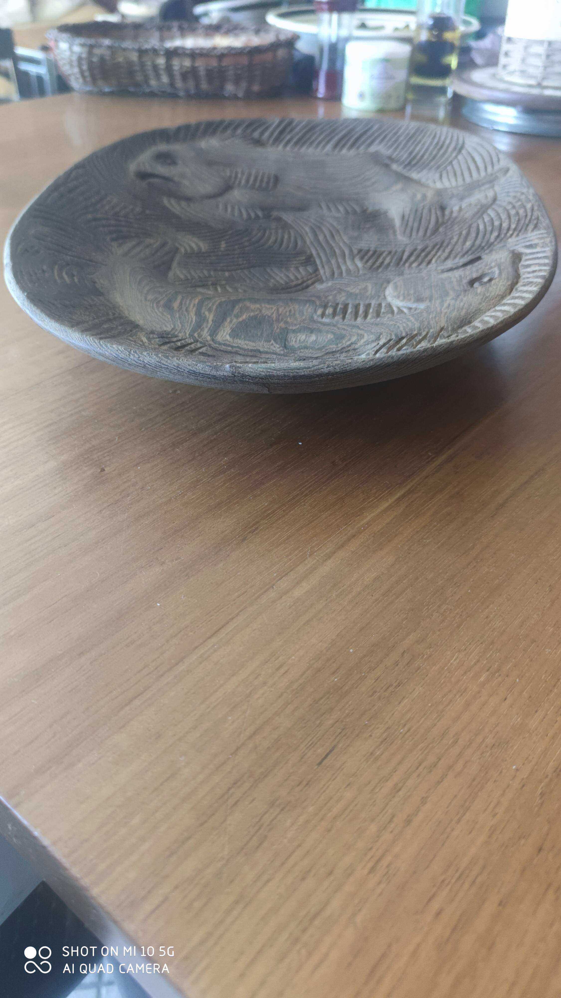 Wenge carved single-piece platter with fish decoration