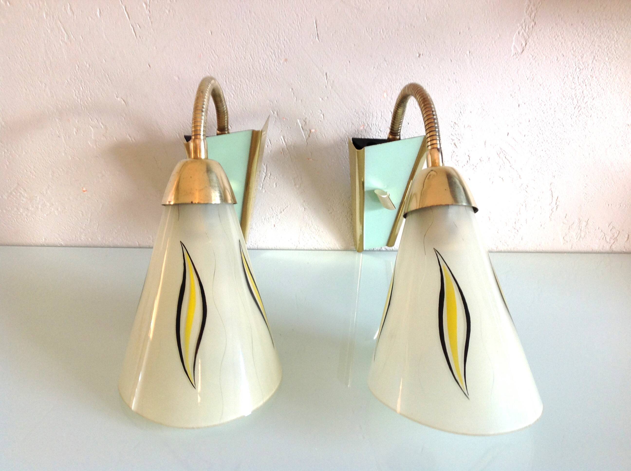 Paire d'appliques  en laiton et verre cornet / vintage années 50-60