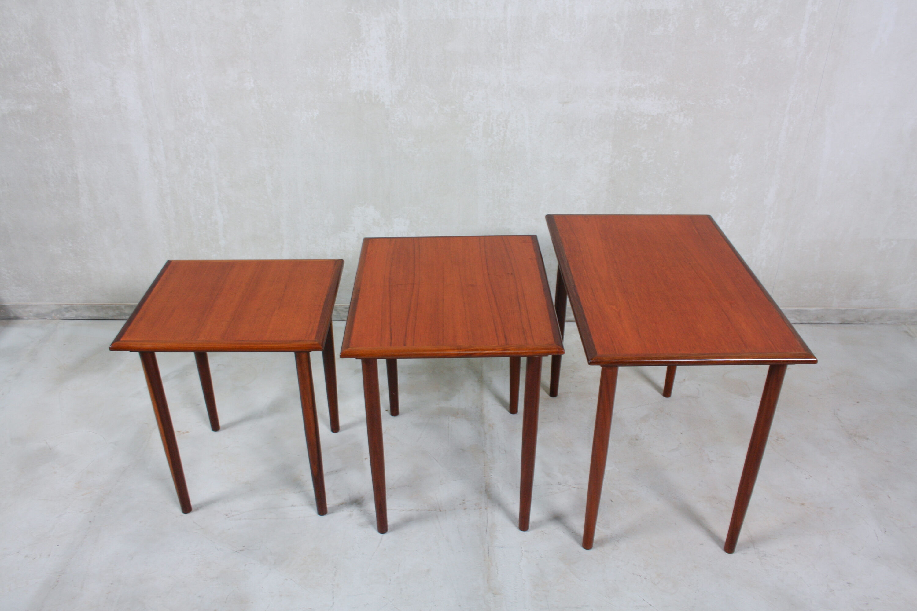 Pull out tables, 1950