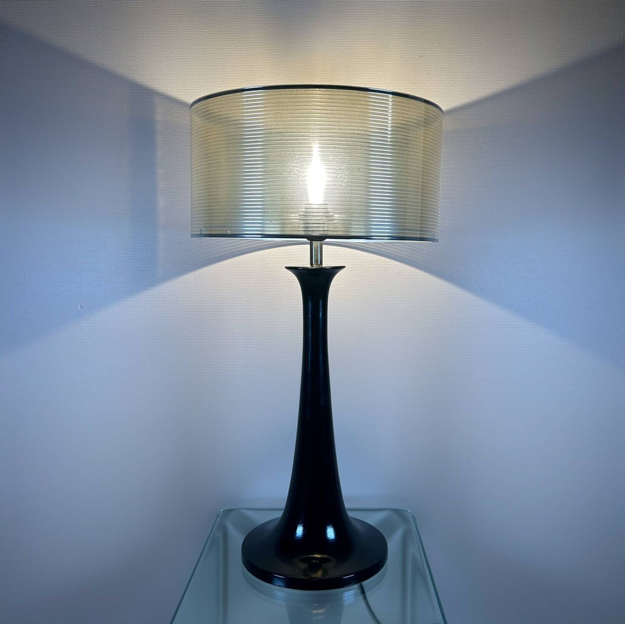 Grande lampe pied tulipe design années 80