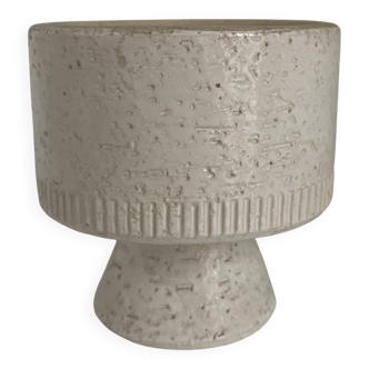 Set of 18 decorative items