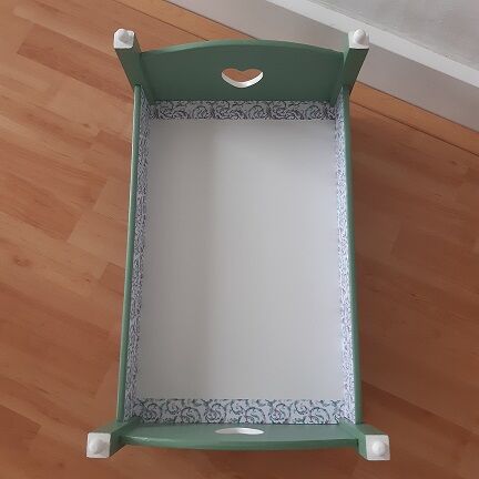 Doll bed