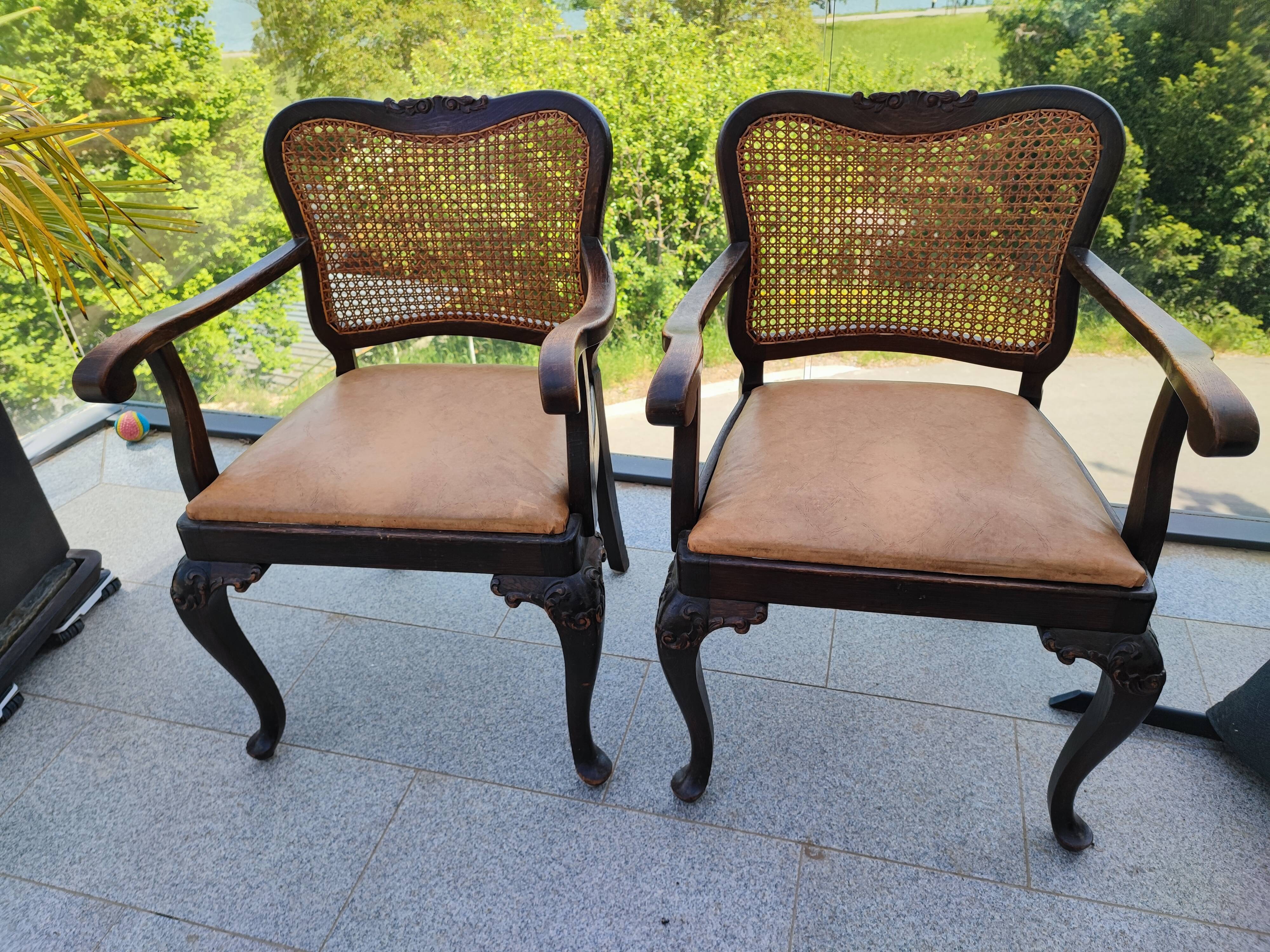 Ribbed leather office chair