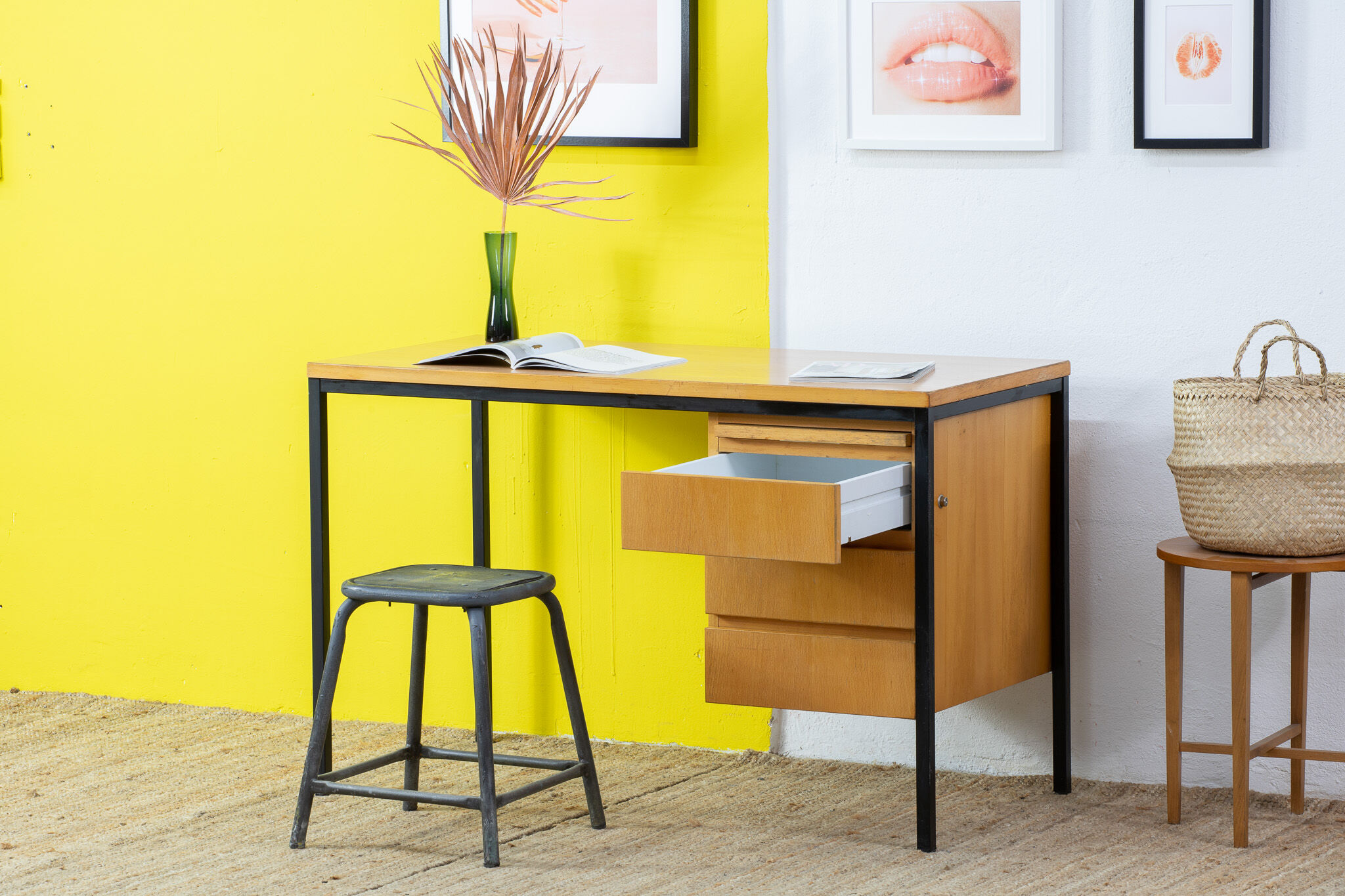 Bureau scandinave vintage – 120.5 cm
