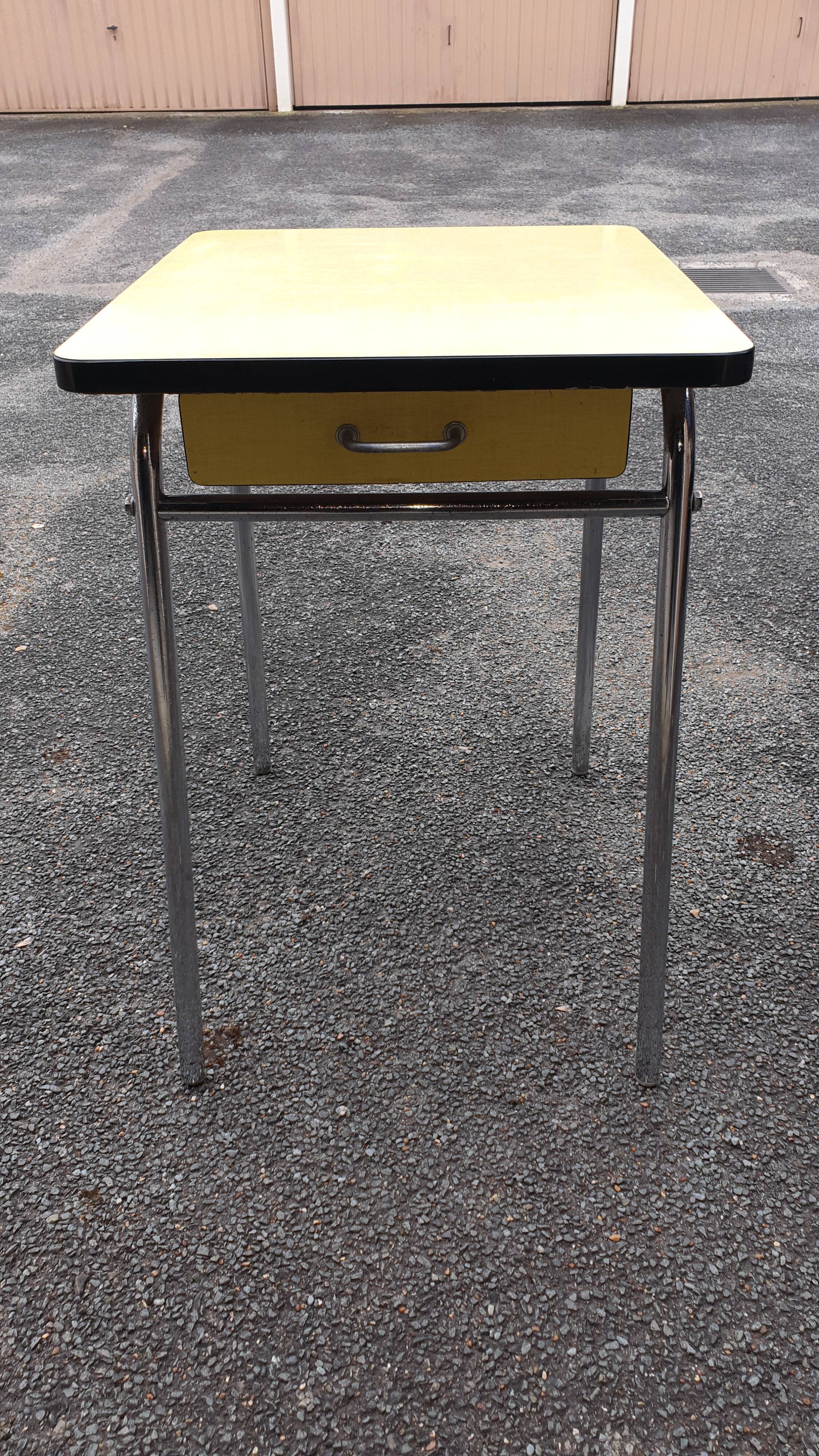 Table formica canary yellow sixties seventies