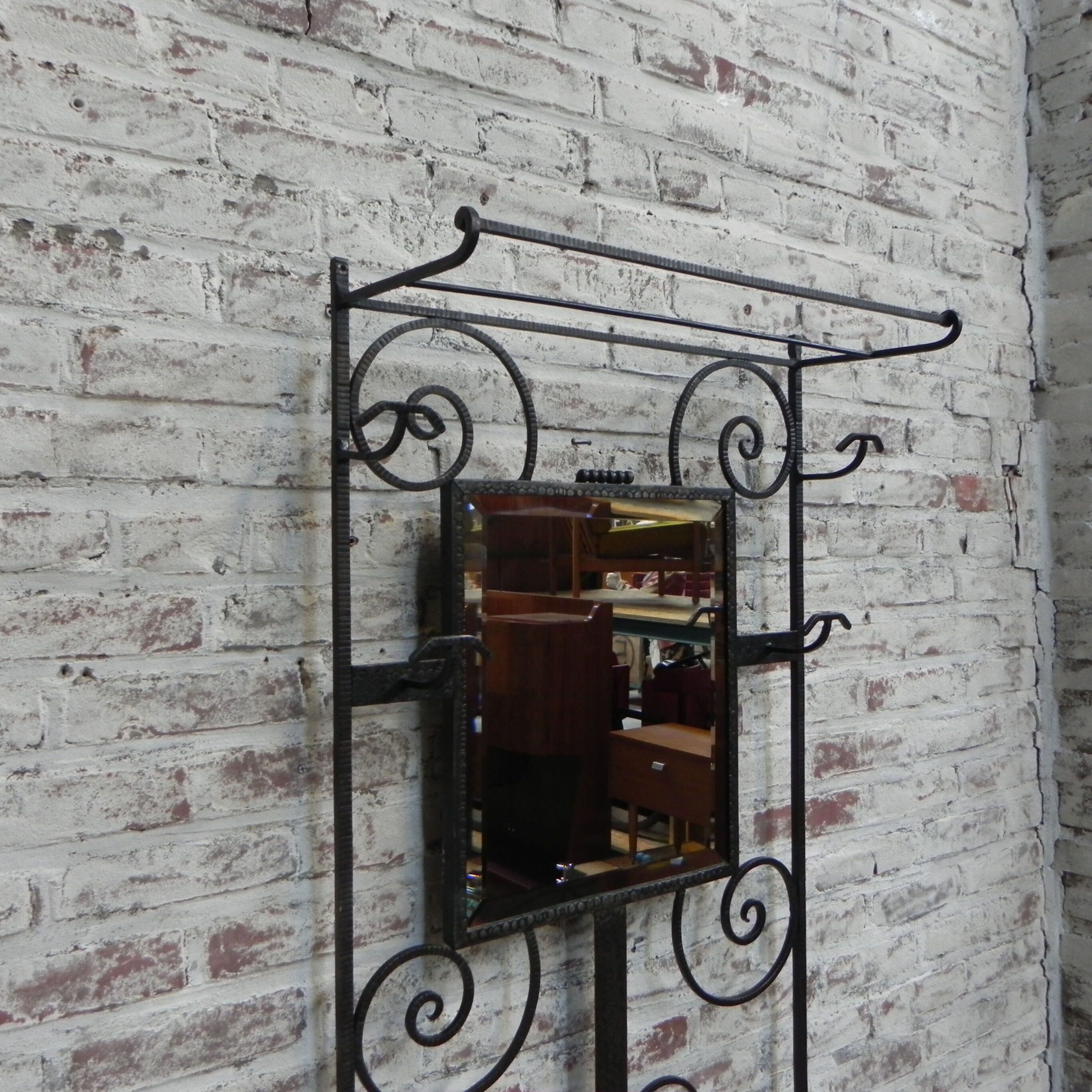 Standing Art Deco coat rack