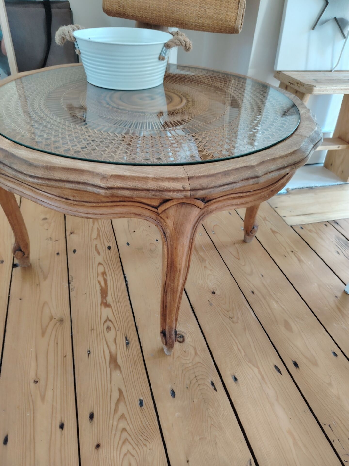 Vintage coffee table from the 1960s – Rattan top with a sunburst pattern