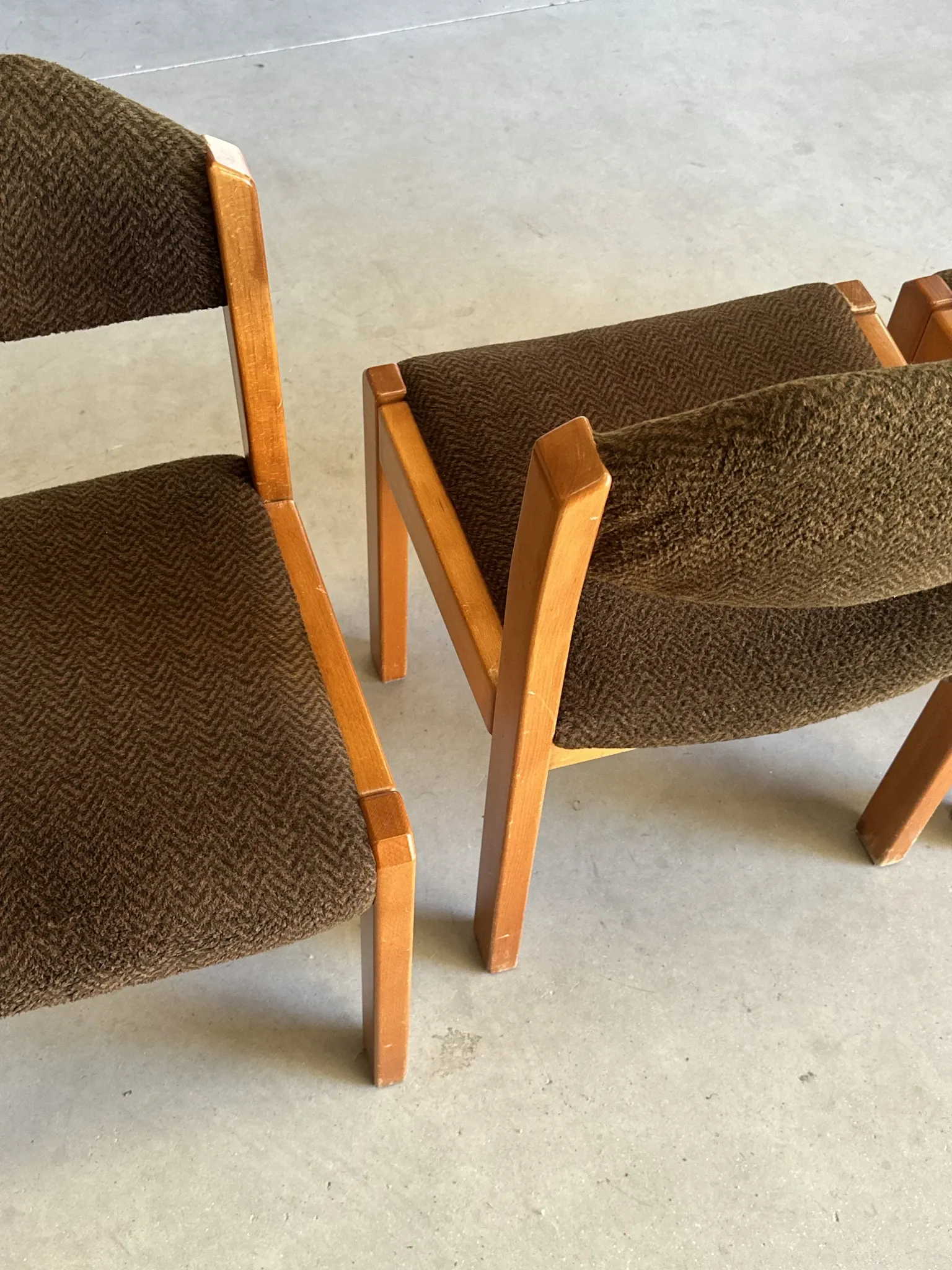 Set of 4 vintage chairs from the 70s/80s – Brown chocolate wood and fabric