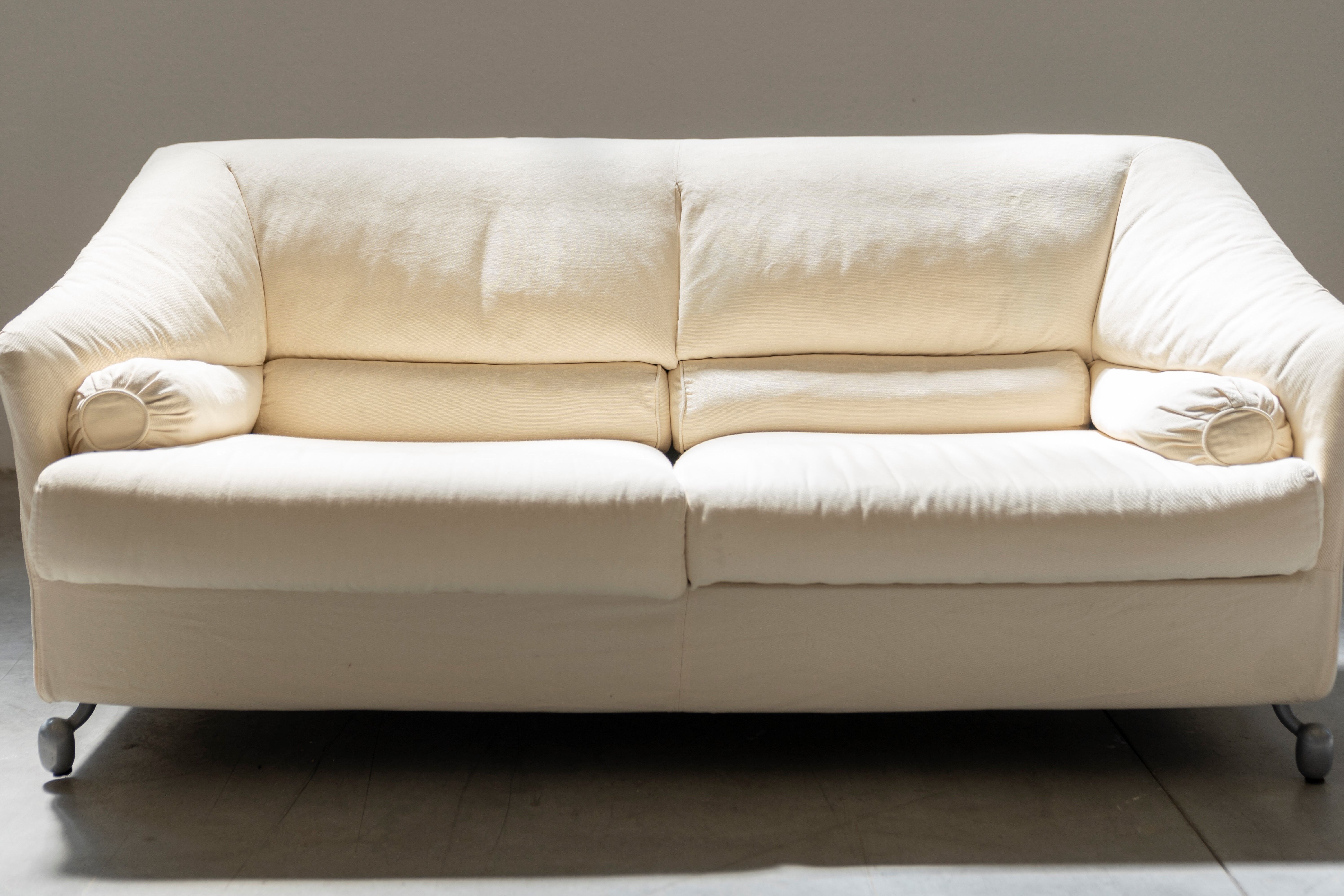 White sofa 2 places Molteni