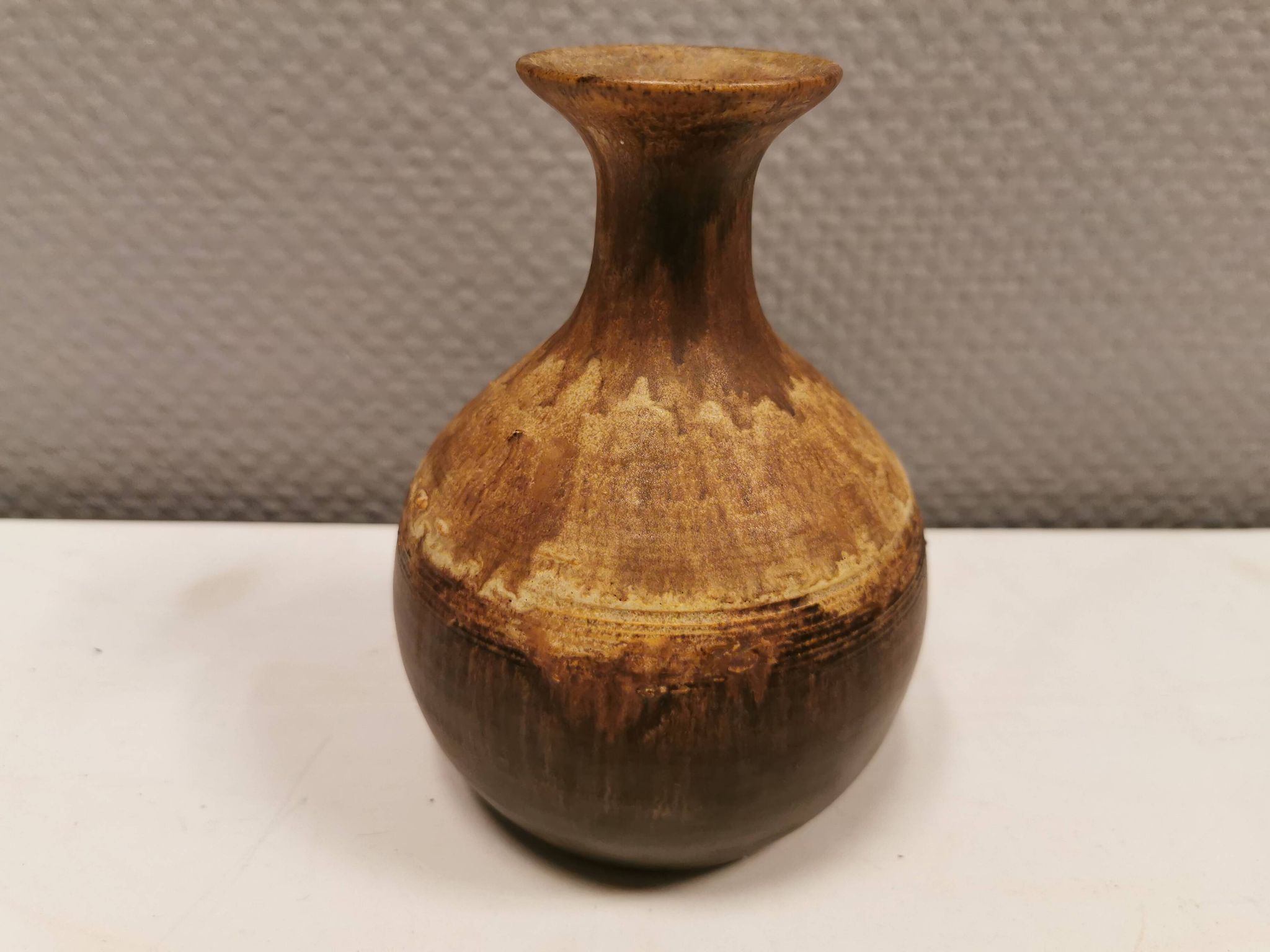Ceramic vase in earthy/brownish/beige colours and tones. Judi Art, Denmark 1970s