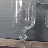 Lots of 6 crystal wine glasses chisel