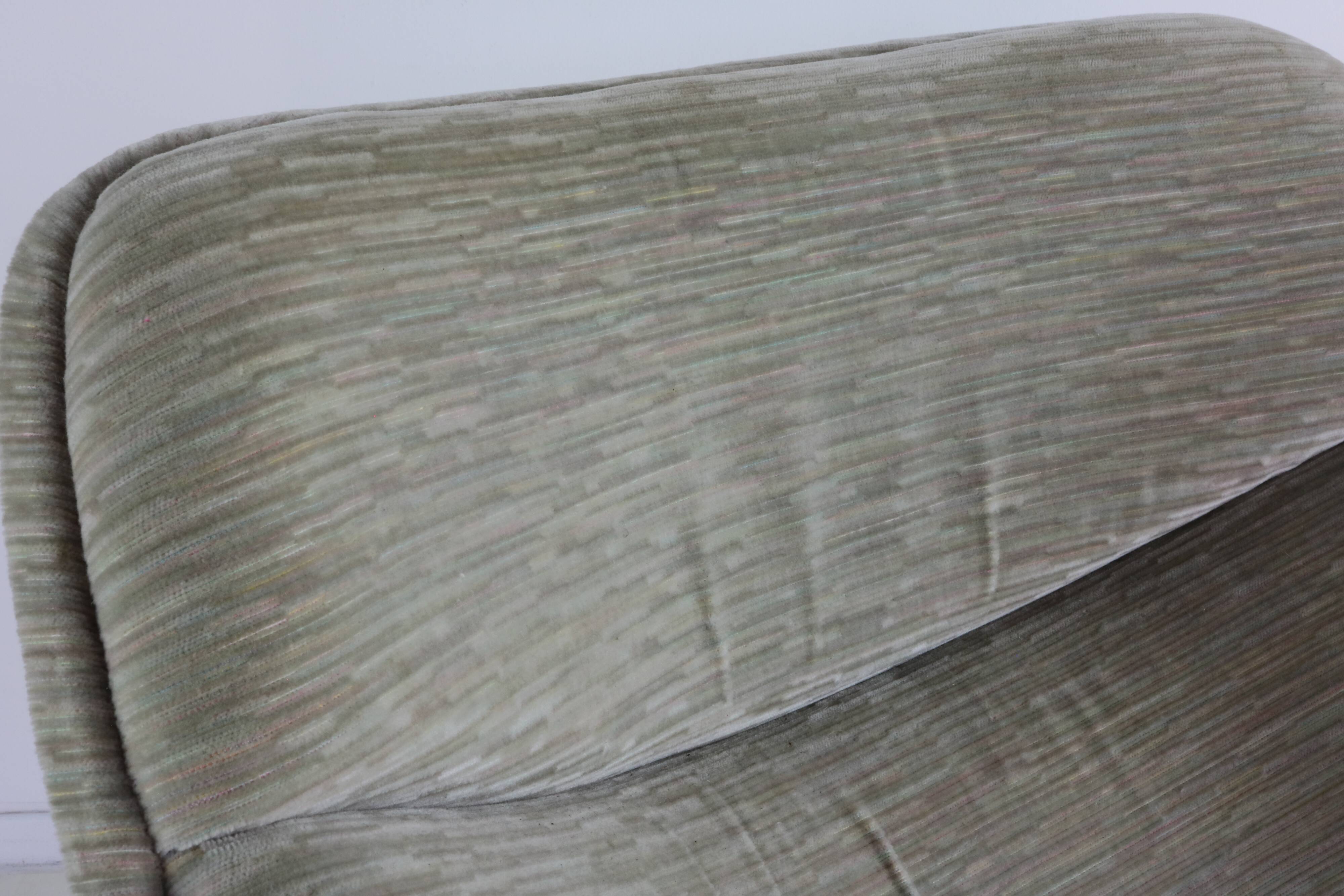 Sixties design lounge chair by Pierre Paulin for Artifort