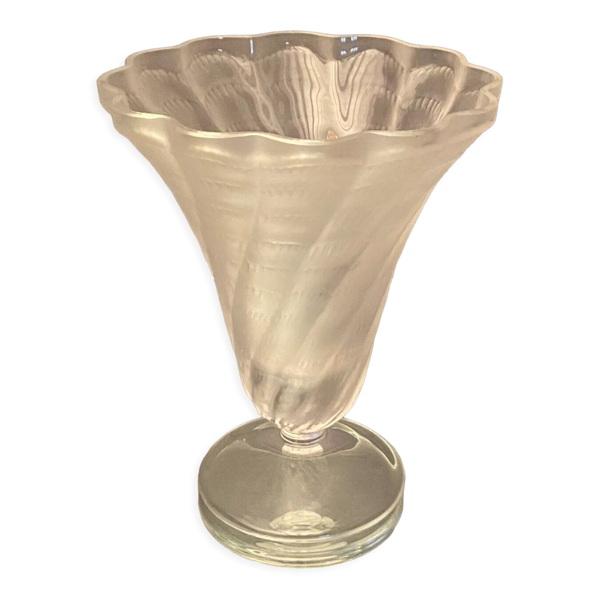 Vase signed lalique