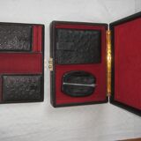 Box a bijoux ancien leather on wood satin interior and red velvet, with compartment