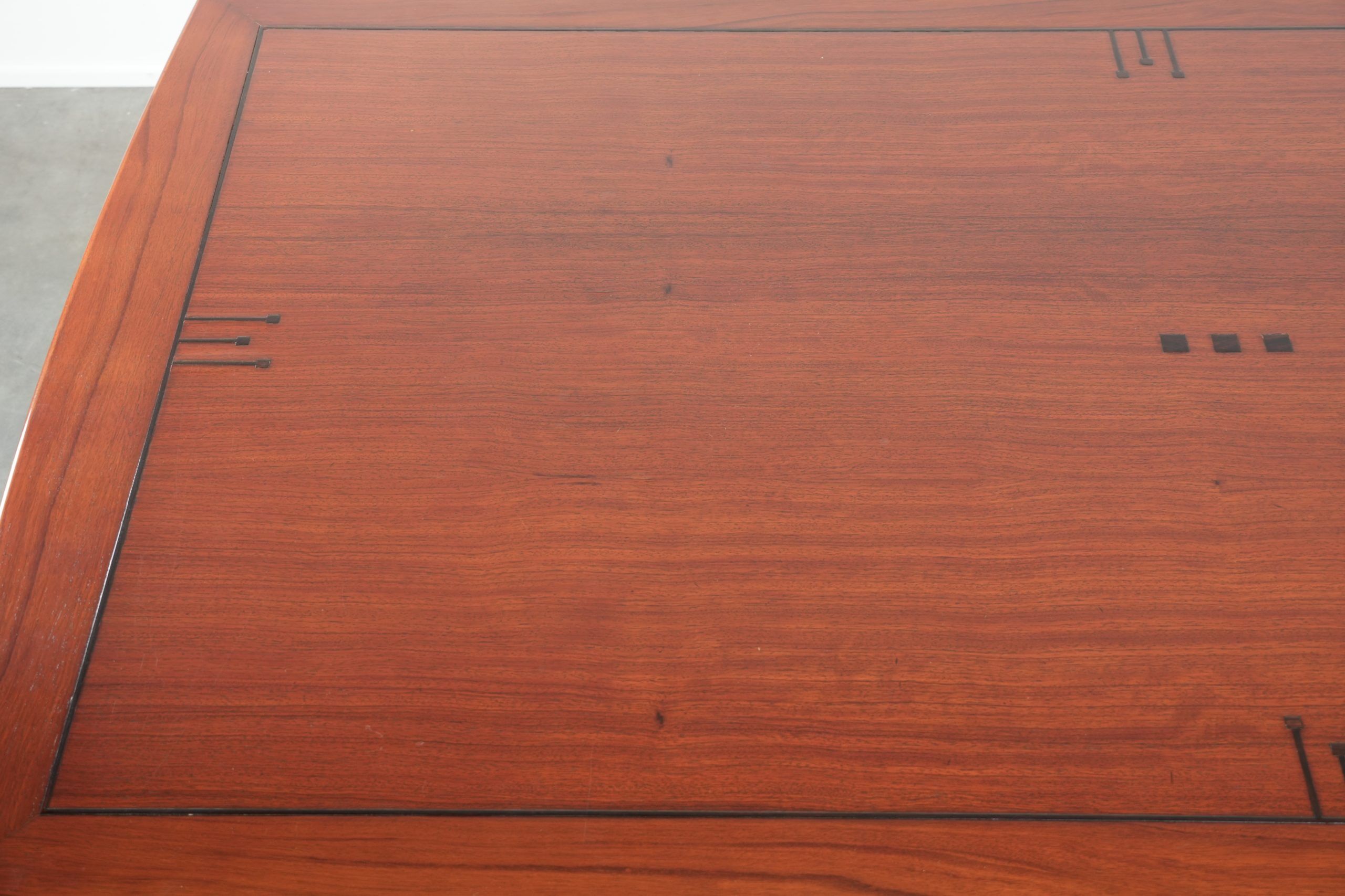 Art Deco design dining table for 4 to 6 people