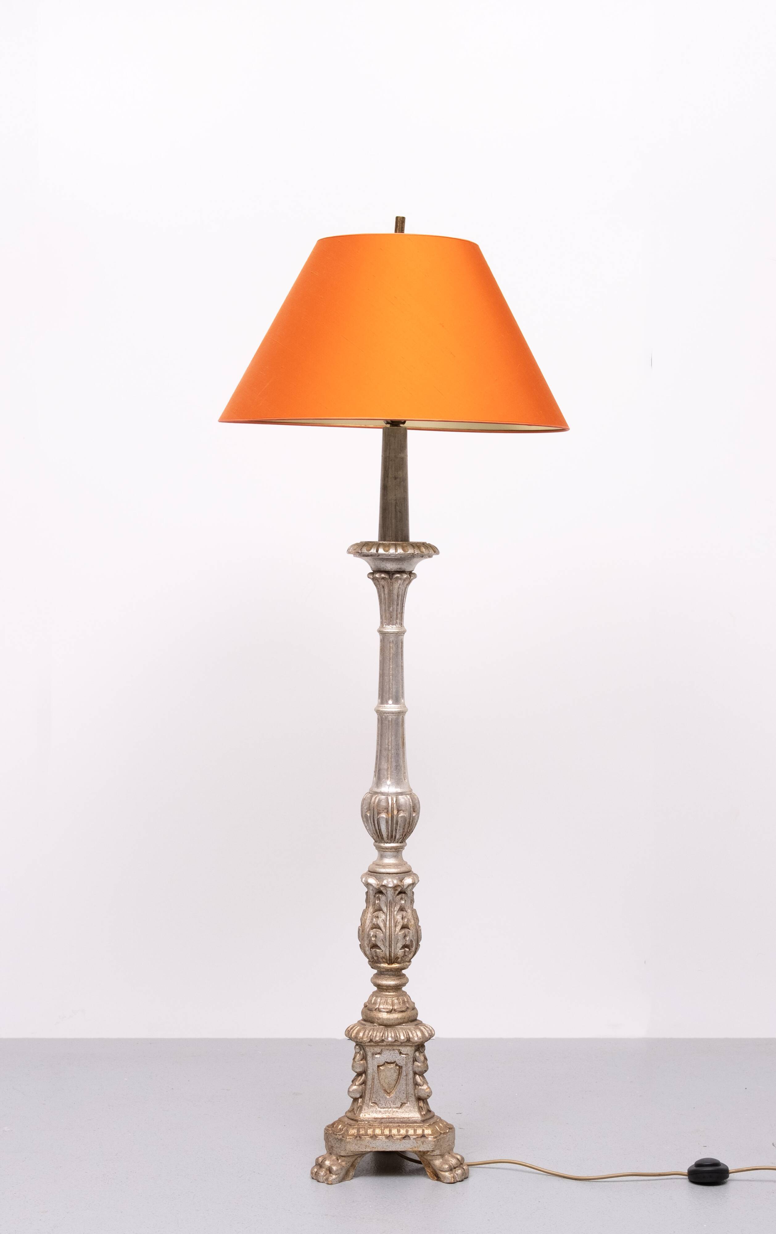 Italian Baroque carved Wooden floor lamp 1970s