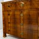Grande commode Biedermeier en placage de noyer 1820-1840