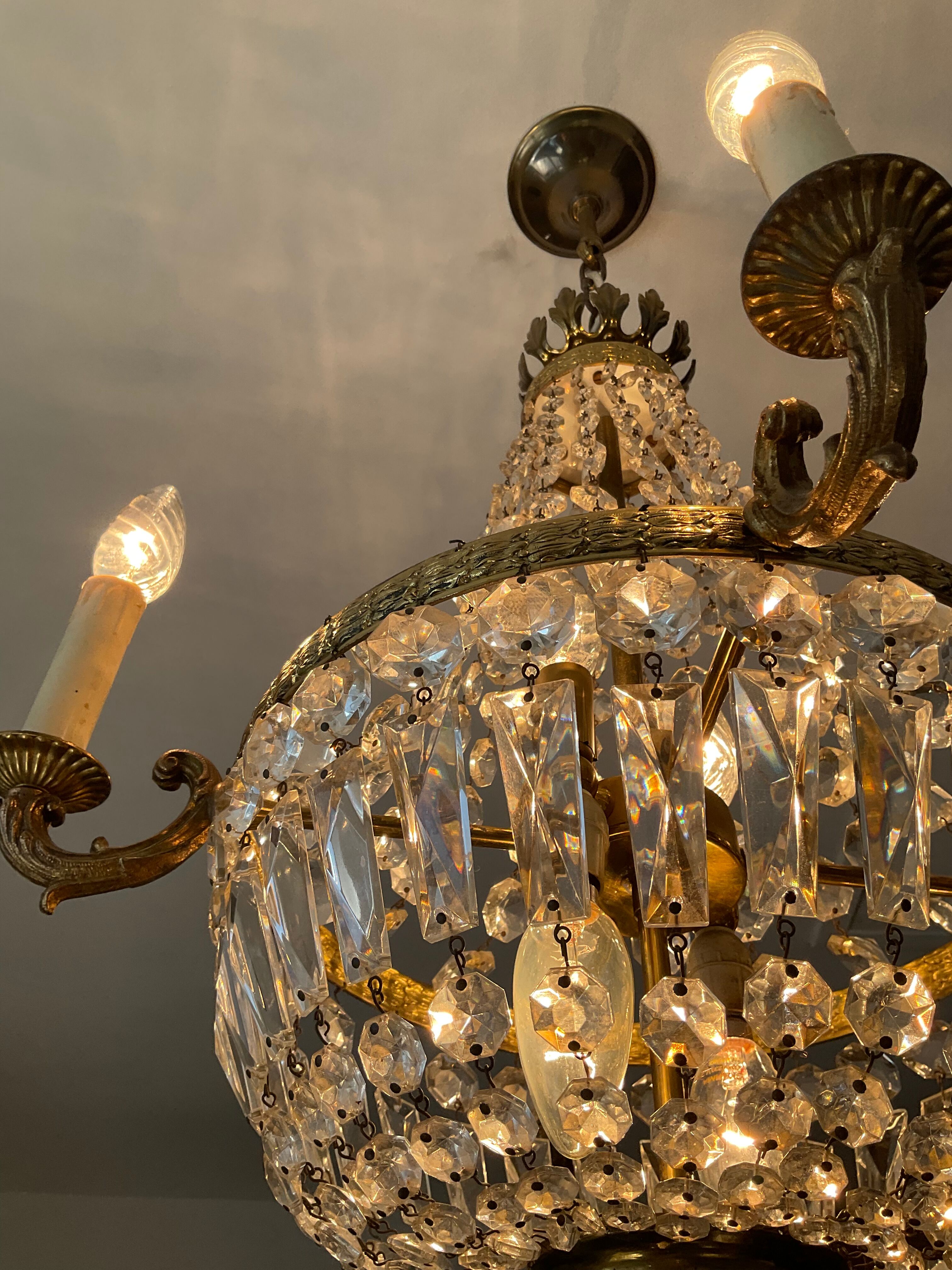 Balloon chandelier in bronze and grapevines 8 lamps