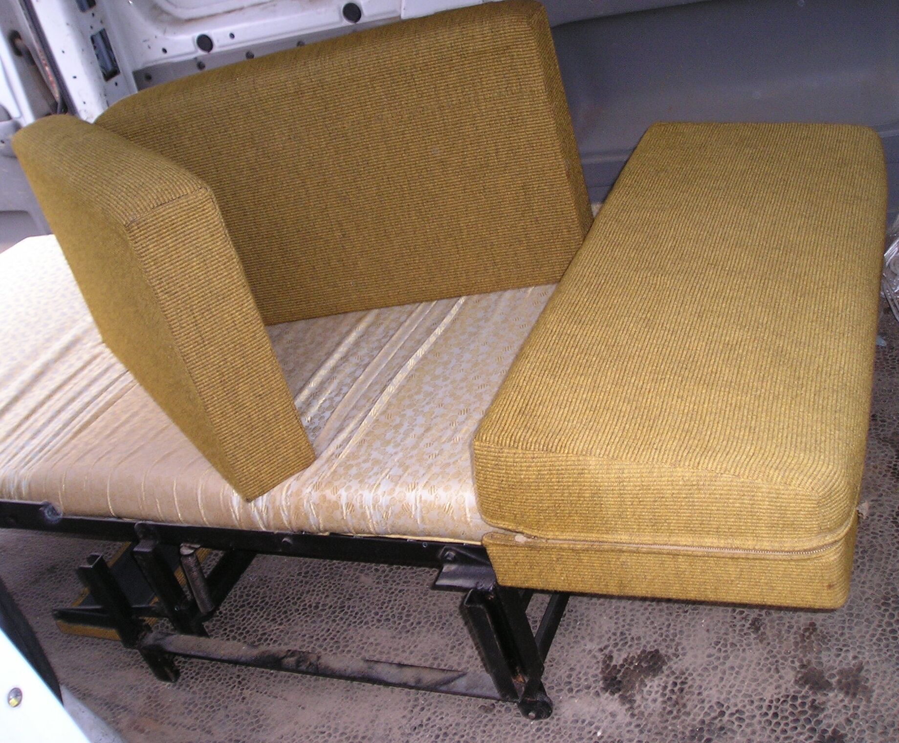 Sofa 2 seats convertible into bed 1 person 70 years