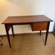 Bureau vintage style scandinave pieds fuselés