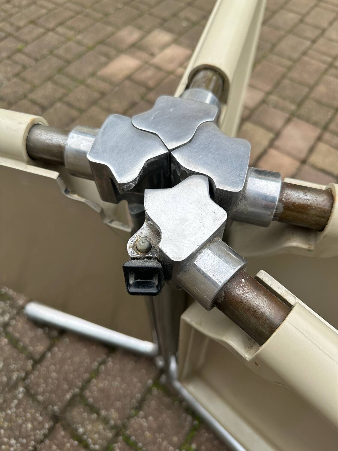 Giancarlo Piretti plano table for Castelli