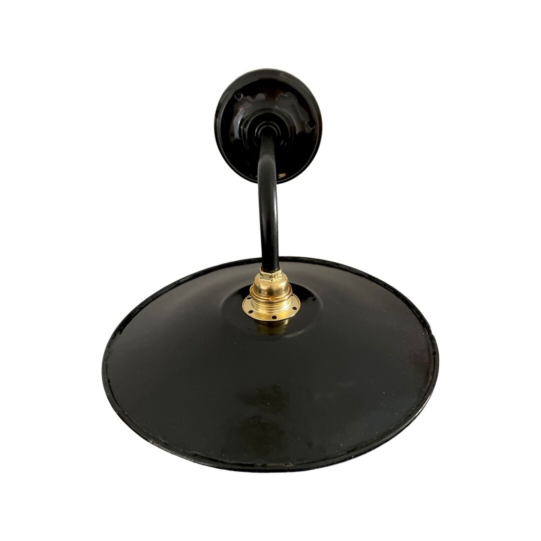 Vintage wall lamp in black enamelled sheet metal electrified to nine