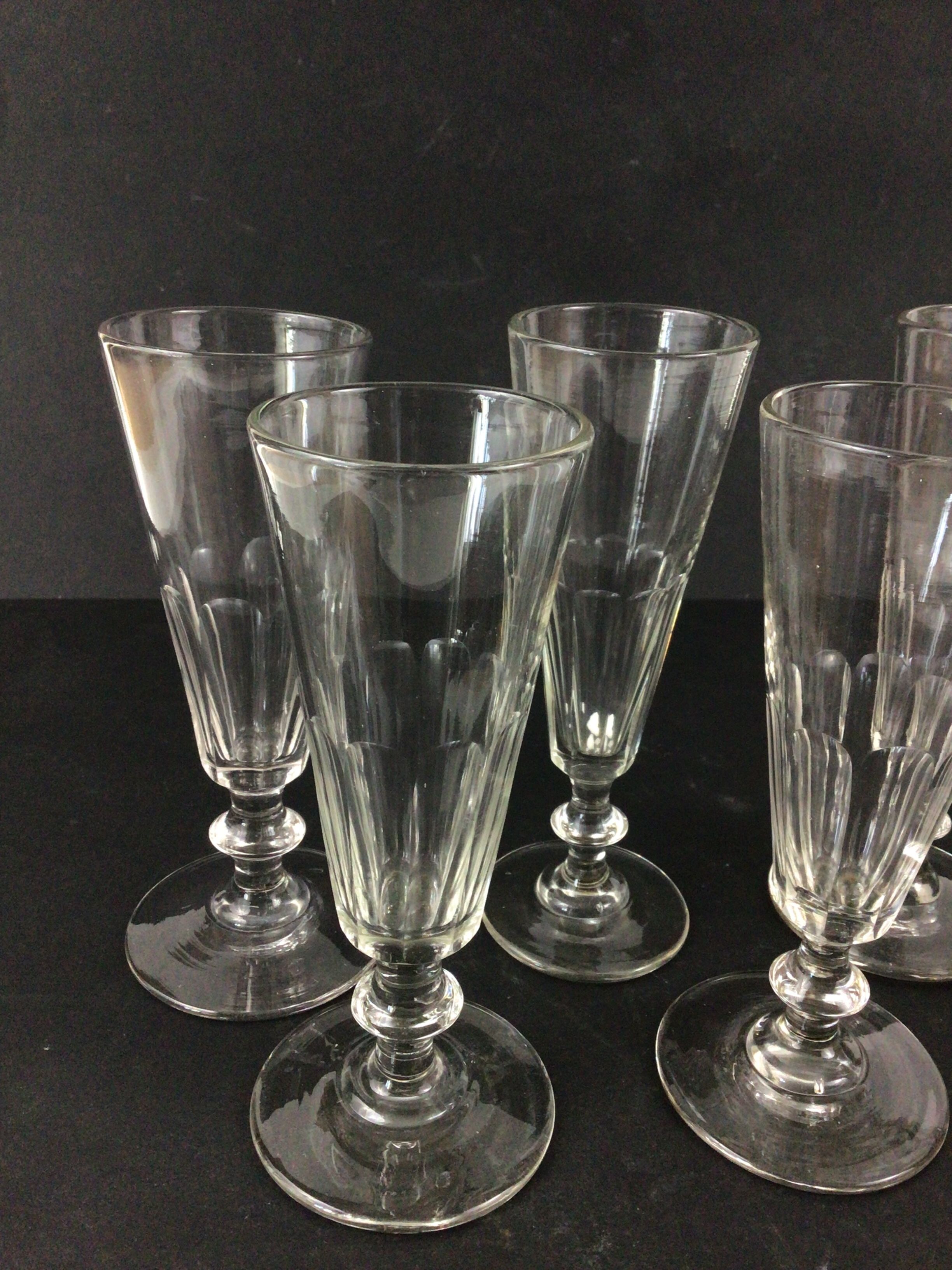 Suite of 6 champagne flutes in old glass