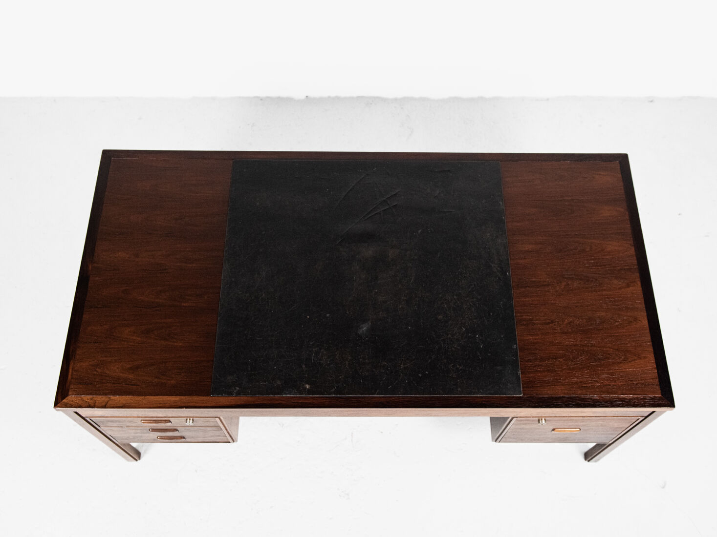 Executive desk in rosewood and leather by Søren Willadsen